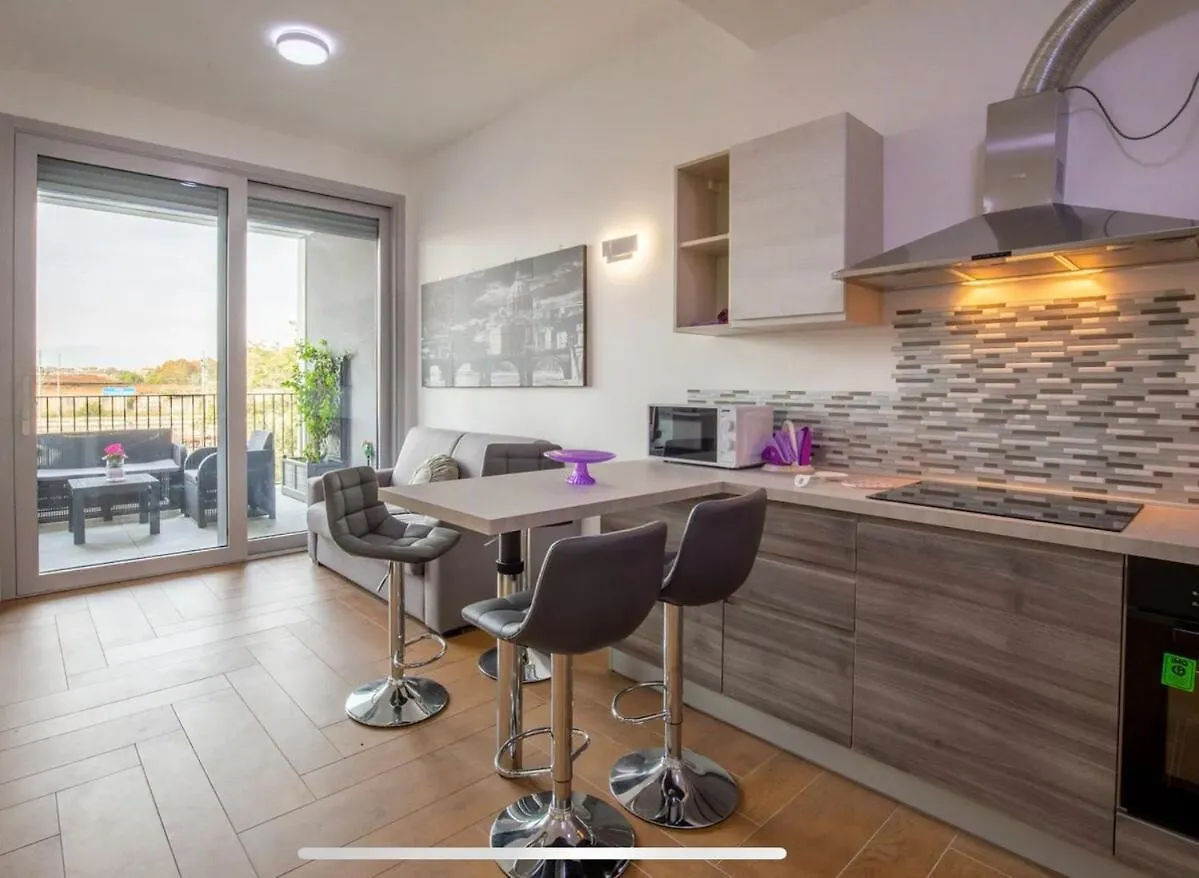 Stylish Suite Close By Trastevere And City Life Rome Apartment